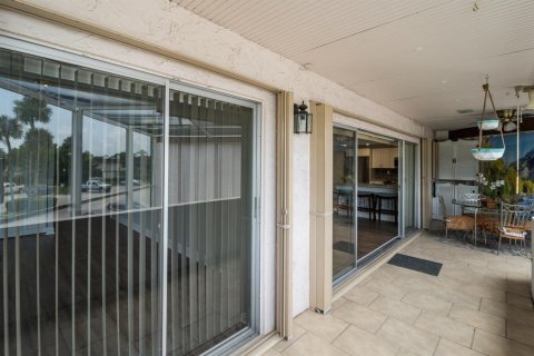 Снять в аренду кондоминиум в Ройял-Палм-Бич, Флорида 3 комнаты, 100.33м2, № 2251570 - фото 25