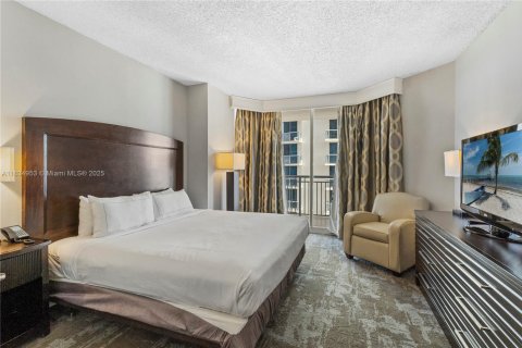 Condo in Sunny Isles Beach, Florida, 1 bedroom  № 1818460 - photo 12