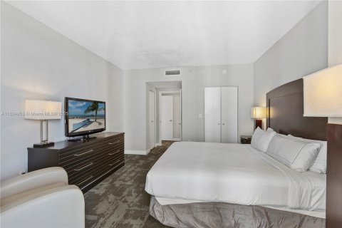 Condo in Sunny Isles Beach, Florida, 1 bedroom  № 1818460 - photo 13