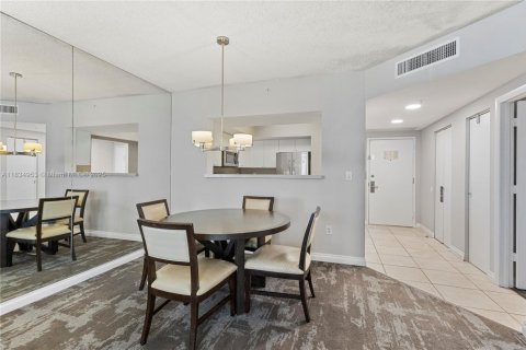 Condo in Sunny Isles Beach, Florida, 1 bedroom  № 1818460 - photo 4