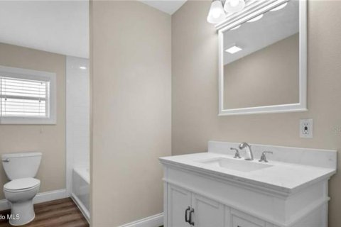 House in Saint Petersburg, Florida 3 bedrooms, 127.28 sq.m. № 1895055 - photo 12