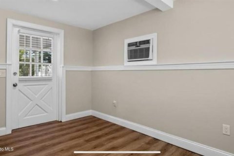 House in Saint Petersburg, Florida 3 bedrooms, 127.28 sq.m. № 1895055 - photo 9