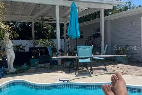 House in Saint Petersburg, Florida 3 bedrooms, 127.28 sq.m. № 1895055 - photo 4