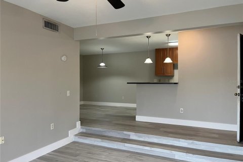 Condo in Altamonte Springs, Florida, 2 bedrooms  № 1817441 - photo 5