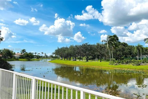 Снять в аренду виллу или дом в Пемброк-Пайнс, Флорида 3 спальни, 141.77м2, № 1986142 - фото 28