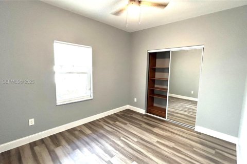 Снять в аренду виллу или дом в Пемброк-Пайнс, Флорида 3 спальни, 141.77м2, № 1986142 - фото 18