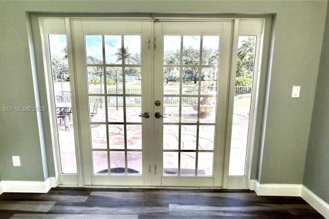 Снять в аренду виллу или дом в Пемброк-Пайнс, Флорида 3 спальни, 141.77м2, № 1986142 - фото 8