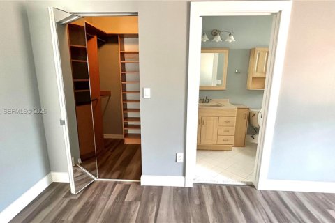 Снять в аренду виллу или дом в Пемброк-Пайнс, Флорида 3 спальни, 141.77м2, № 1986142 - фото 15