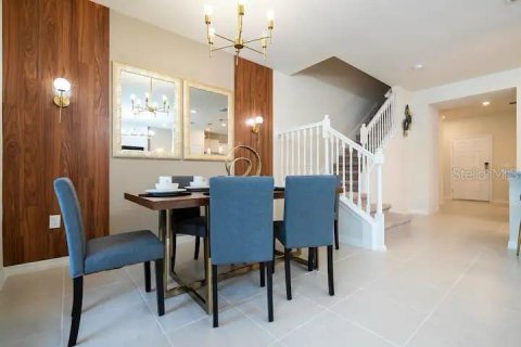 Townhouse in Davenport, Florida 5 bedrooms, 212.1 sq.m. № 1629651 - photo 6