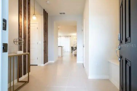 Townhouse in Davenport, Florida 5 bedrooms, 212.1 sq.m. № 1629651 - photo 2