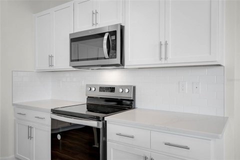 Villa ou maison à vendre à Winter Haven, Floride: 4 chambres, 217.02 m2 № 2121592 - photo 8