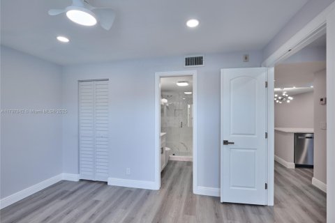 Condo in Boynton Beach, Florida, 2 bedrooms № 2016976 - photo 19