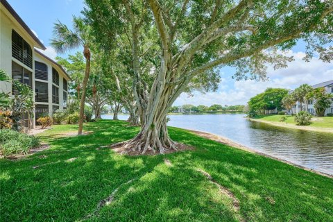 Condominio en Boynton Beach, Florida, 2 dormitorios  № 2016976