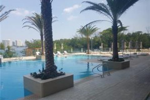 Condo in North Miami Beach, Florida, 2 bedrooms № 2245530 - photo 29