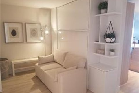 Condo in North Miami Beach, Florida, 2 bedrooms № 2245530 - photo 6