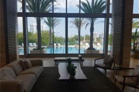 Condo in North Miami Beach, Florida, 2 bedrooms № 2245530 - photo 22