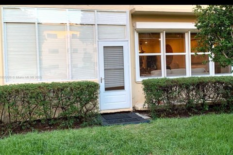 Condo in Hallandale Beach, Florida, 1 bedroom  № 1874821 - photo 28