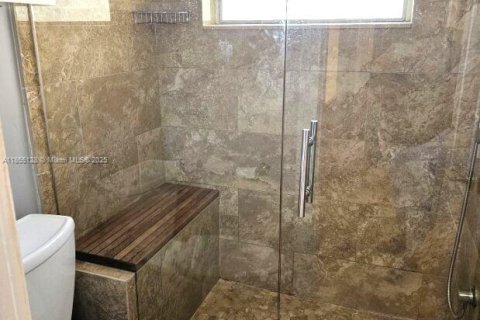 Condo in Hallandale Beach, Florida, 1 bedroom  № 1874821 - photo 7