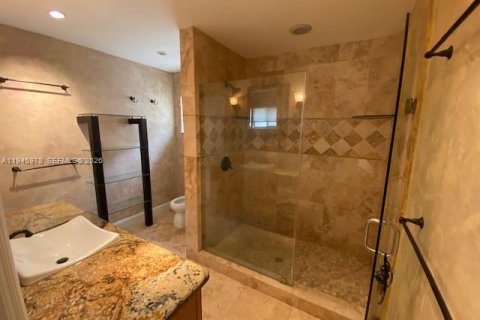 Villa ou maison à louer à Miami, Floride: 3 chambres, 206.99 m2 № 2003103 - photo 4