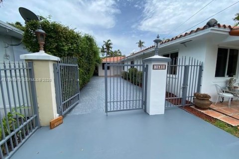 Villa ou maison à Miami, Floride 3 chambres, 206.99 m2 № 2003103