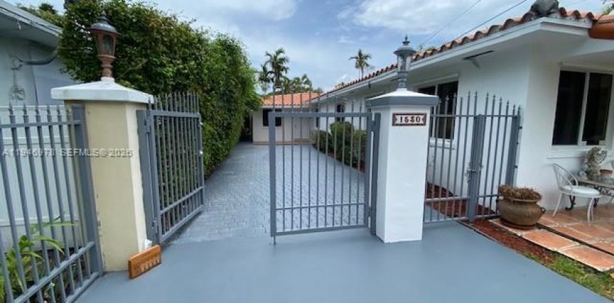 Villa ou maison à Miami, Floride 3 chambres, 206.99 m2 № 2003103