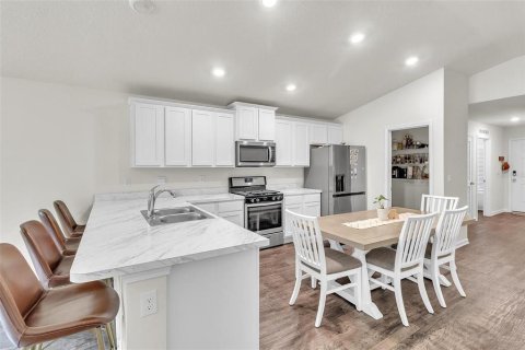House in Bunnell, Florida 4 bedrooms, 179.49 sq.m. № 1852670 - photo 6