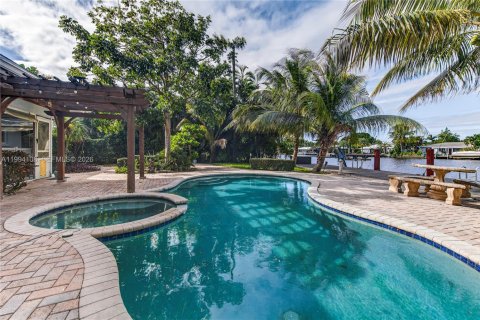 Casa en venta en Fort Lauderdale, Florida, 4 dormitorios, 214.33 m2 № 2055507 - foto 4