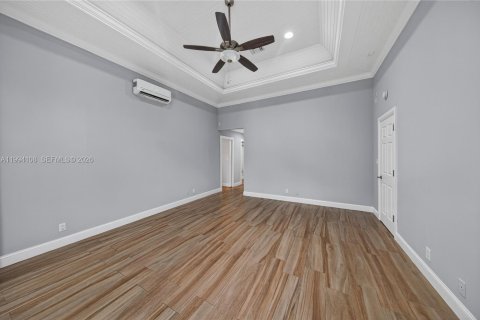 Casa en venta en Fort Lauderdale, Florida, 4 dormitorios, 214.33 m2 № 2055507 - foto 17