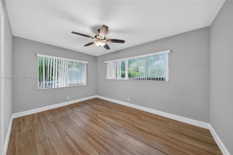 Casa en venta en Fort Lauderdale, Florida, 4 dormitorios, 214.33 m2 № 2055507 - foto 24