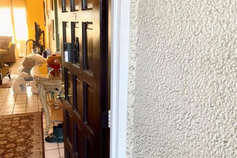 Купить кондоминиум в Лодерхилл, Флорида 2 спальни, 88.26м2, № 1985358 - фото 7