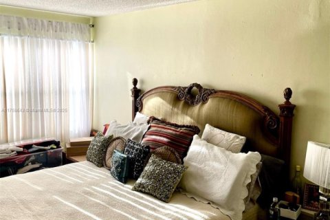 Купить кондоминиум в Лодерхилл, Флорида 2 спальни, 88.26м2, № 1985358 - фото 11