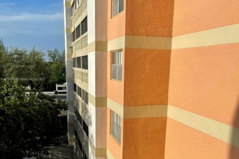 Купить кондоминиум в Лодерхилл, Флорида 2 спальни, 88.26м2, № 1985358 - фото 19