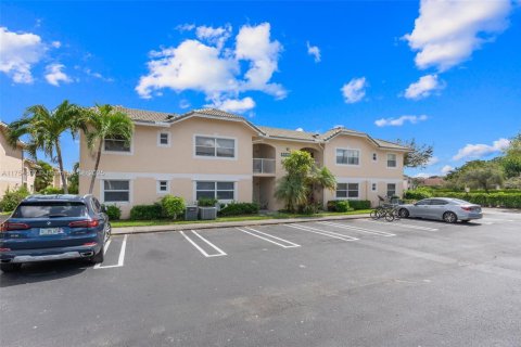 Copropriété à vendre à Coral Springs, Floride: 3 chambres, 117.06 m2 № 1860146 - photo 2