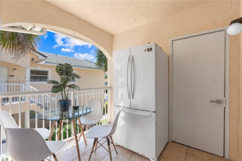 Copropriété à vendre à Coral Springs, Floride: 3 chambres, 117.06 m2 № 1860146 - photo 18