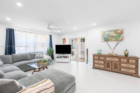 Copropriété à vendre à Coral Springs, Floride: 3 chambres, 117.06 m2 № 1860146 - photo 5