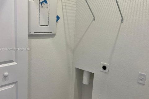 Townhouse in Miami, Florida 3 bedrooms, 157.47 sq.m. № 2001579 - photo 16