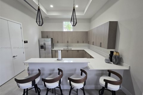 Townhouse in Miami, Florida 3 bedrooms, 157.47 sq.m. № 2001579 - photo 21