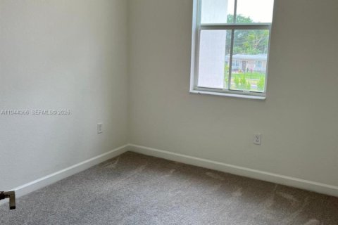 Townhouse in Miami, Florida 3 bedrooms, 157.47 sq.m. № 2001579 - photo 14