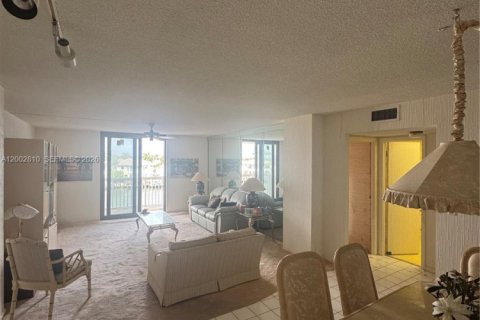 Condo in Hollywood, Florida, 2 bedrooms  № 2068045 - photo 6