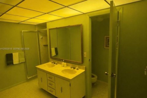 Condo in Hollywood, Florida, 2 bedrooms  № 2068045 - photo 11