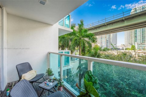 Condo in Miami, Florida, 1 bedroom  № 1868686 - photo 20