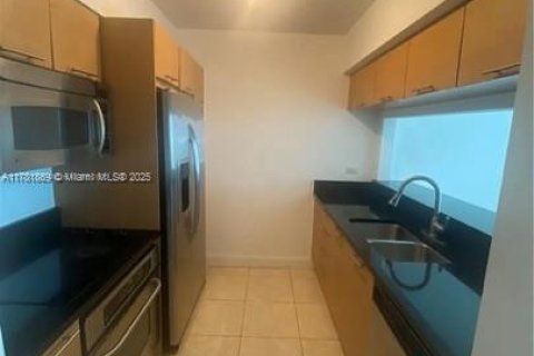 Condominio en venta en Miami, Florida, 1 dormitorio, 72 m2 № 1868686 - foto 6
