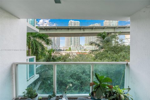 Condo in Miami, Florida, 1 bedroom  № 1868686 - photo 22