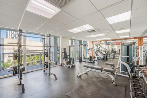 Condo in Miami, Florida, 1 bedroom  № 1868686 - photo 24