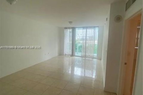 Condominio en venta en Miami, Florida, 1 dormitorio, 72 m2 № 1868686 - foto 4