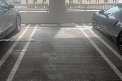 Condominio en venta en Miami, Florida, 1 dormitorio, 72 m2 № 1868686 - foto 13