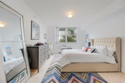 Condo in Miami, Florida, 1 bedroom  № 1868686 - photo 15