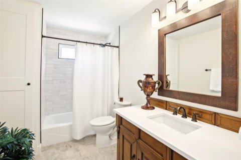 House in Tampa, Florida 6 bedrooms, 302.68 sq.m. № 1679739 - photo 22