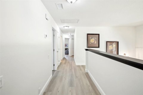House in Tampa, Florida 6 bedrooms, 302.68 sq.m. № 1679739 - photo 20