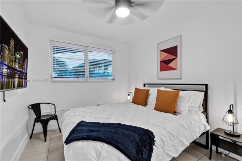 Villa ou maison à louer à Hollywood, Floride: 6 chambres, 142.7 m2 № 1956147 - photo 13